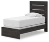 Cama doble con paneles Hollivern