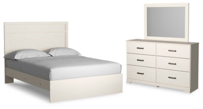 Cama Queen Stelsie con paneles, cómoda y espejo