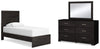 Cama doble con paneles, cómoda y espejo Belachime
