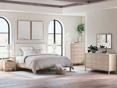 Cama Cadmori King con paneles tapizados