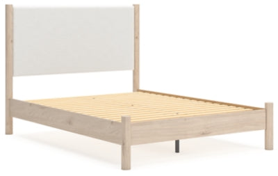 Cama Queen Cadmori con paneles tapizados, tocador y espejo