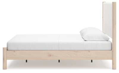Cama Queen Cadmori con paneles tapizados, tocador y espejo
