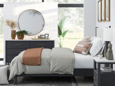 Cama Cadmori Queen con paneles tapizados
