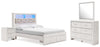 Cama Queen Altyra con almacenamiento, tocador, espejo y mesita de noche