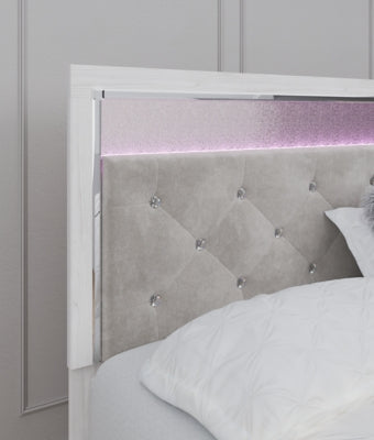 Cama King Altyra con almacenaje, tocador, espejo y dos arcones