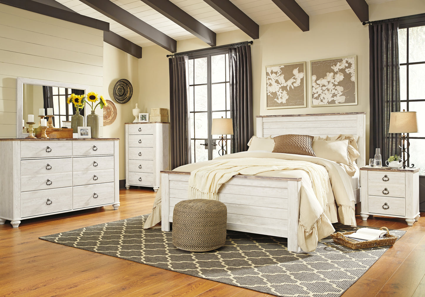 Cama Willowton Queen con paneles