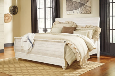 Cama Willowton King tipo trineo, tocador, espejo, cómoda y mesita de noche