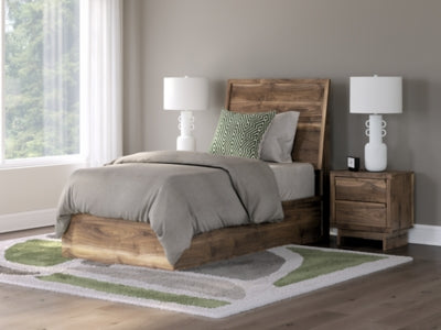 Cama individual con paneles Chirason