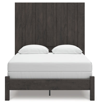 Fraluna Queen Panel Bed