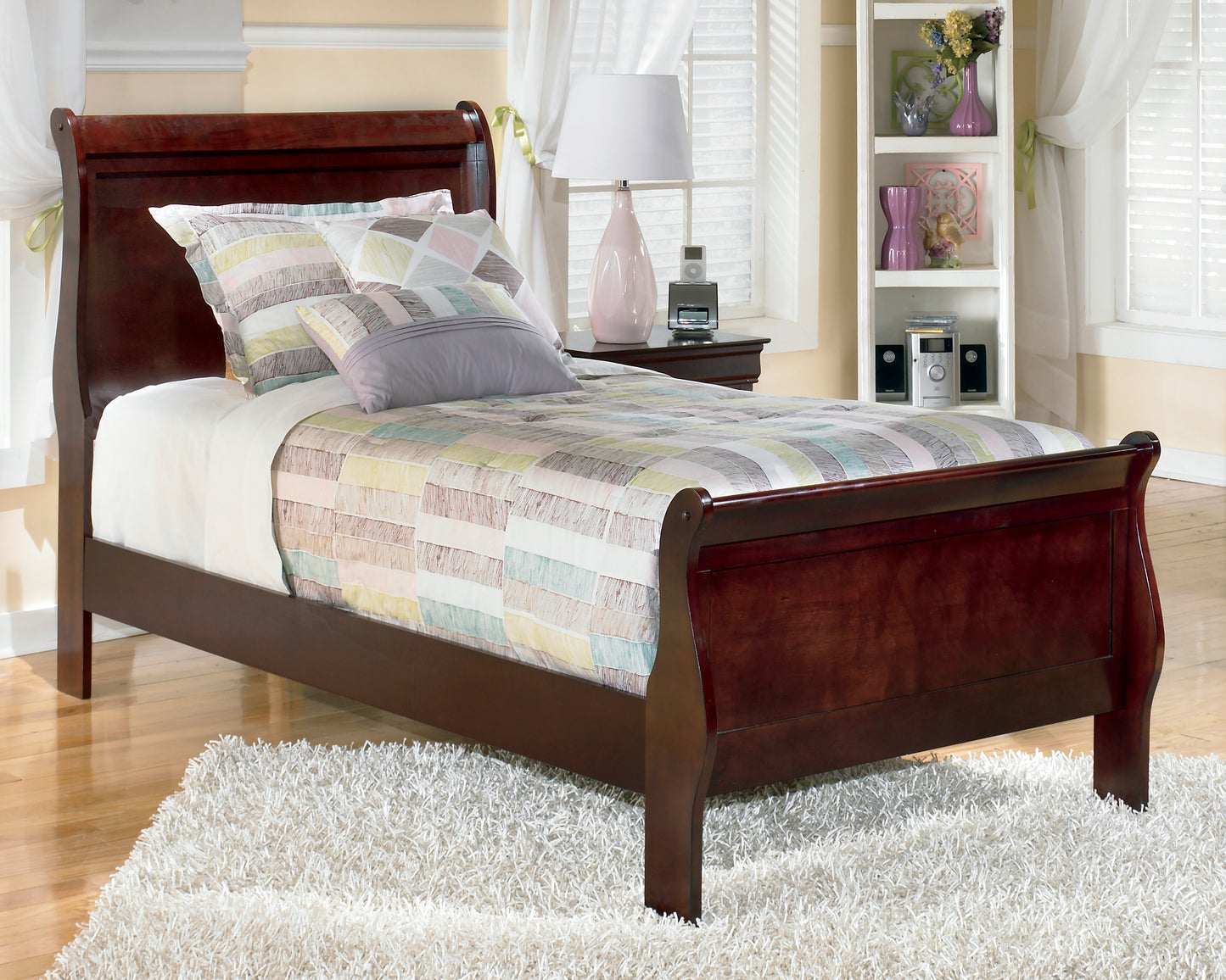 Alisdair Twin Sleigh Bed