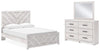 Cama Queen Cayboni con paneles, cómoda y espejo