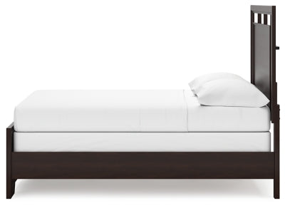 Cama Covetown con paneles completos, tocador, espejo, cómoda y mesita de noche