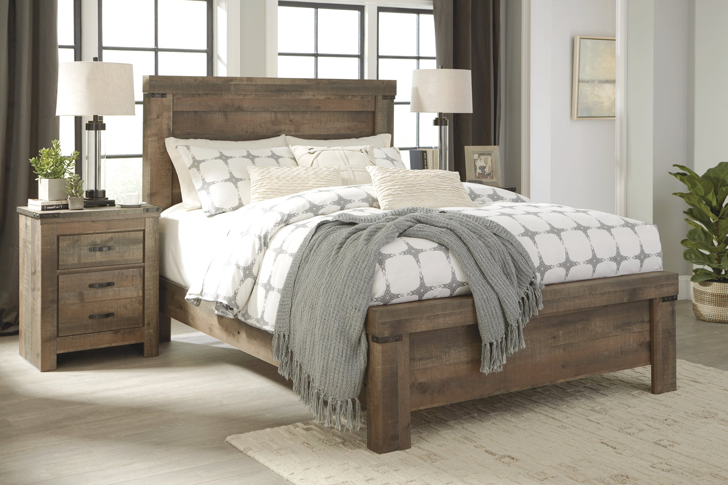 Cama Queen con paneles Trinell