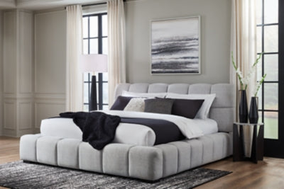 Grendusk King Upholstered Bed