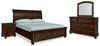 Cama tipo trineo Porter California King, tocador, espejo y mesita de noche