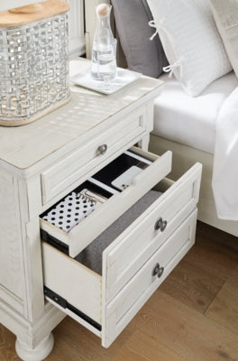 Cama King con almacenaje y dos mesitas de noche Robbinsdale