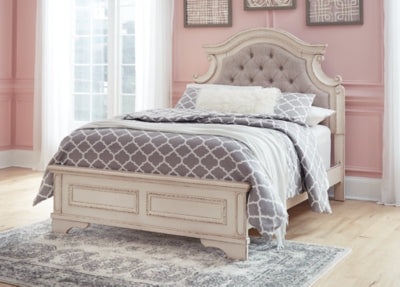 Cama Realyn con paneles tapizados, tocador, espejo, cómoda y dos mesitas de noche