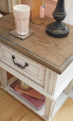 Realyn Twin Panel Bed, Dresser, Mirror and Nightstand