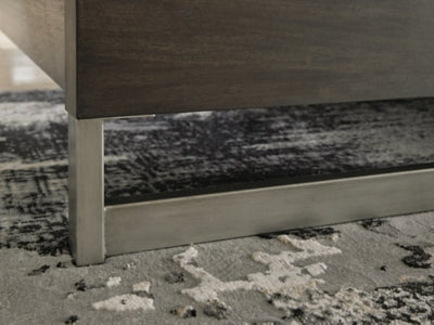 Cama Arkenton California King con paneles