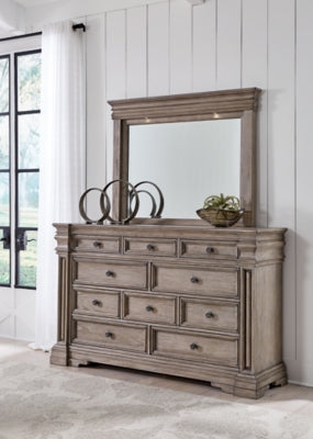 Cama California King con paneles, tocador y espejo Blairhurst