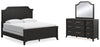Cama con paneles Welltern King, tocador y espejo