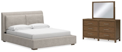 Cama tapizada Cabalynn King, cómoda y espejo
