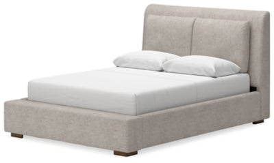 Cama tapizada Cabalynn Queen, tocador y espejo