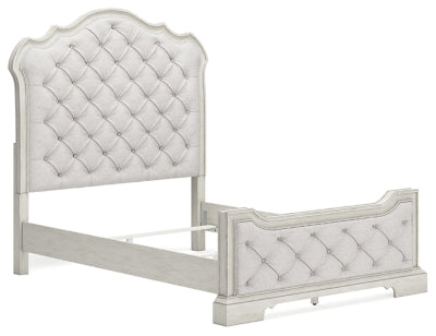 Cama Queen tapizada Arlendyne, tocador y espejo