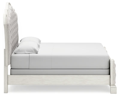 Cama Arlendyne King con paneles, tocador, espejo, cómoda y dos mesitas de noche