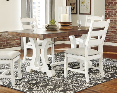 Mesa de comedor Valebeck y 8 sillas con servidor