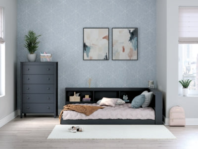 Cama Simmenfort con estantería completa y espacio de almacenamiento