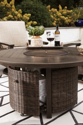 Mesa con fogón Paradise Trail con 4 sillones giratorios Nuvella