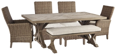 Mesa de comedor para exteriores Beachcroft con 4 sillas y banco