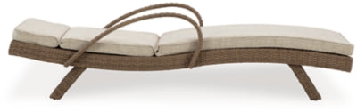 Chaise longue de exterior Beachcroft con cojín