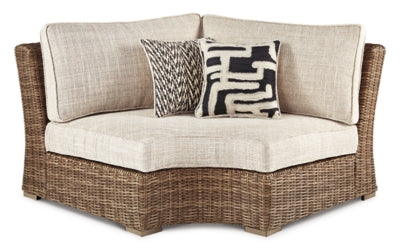 Silla de esquina curva para exteriores Beachcroft con cojín