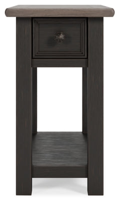 Mesa auxiliar junto a la silla Tyler Creek