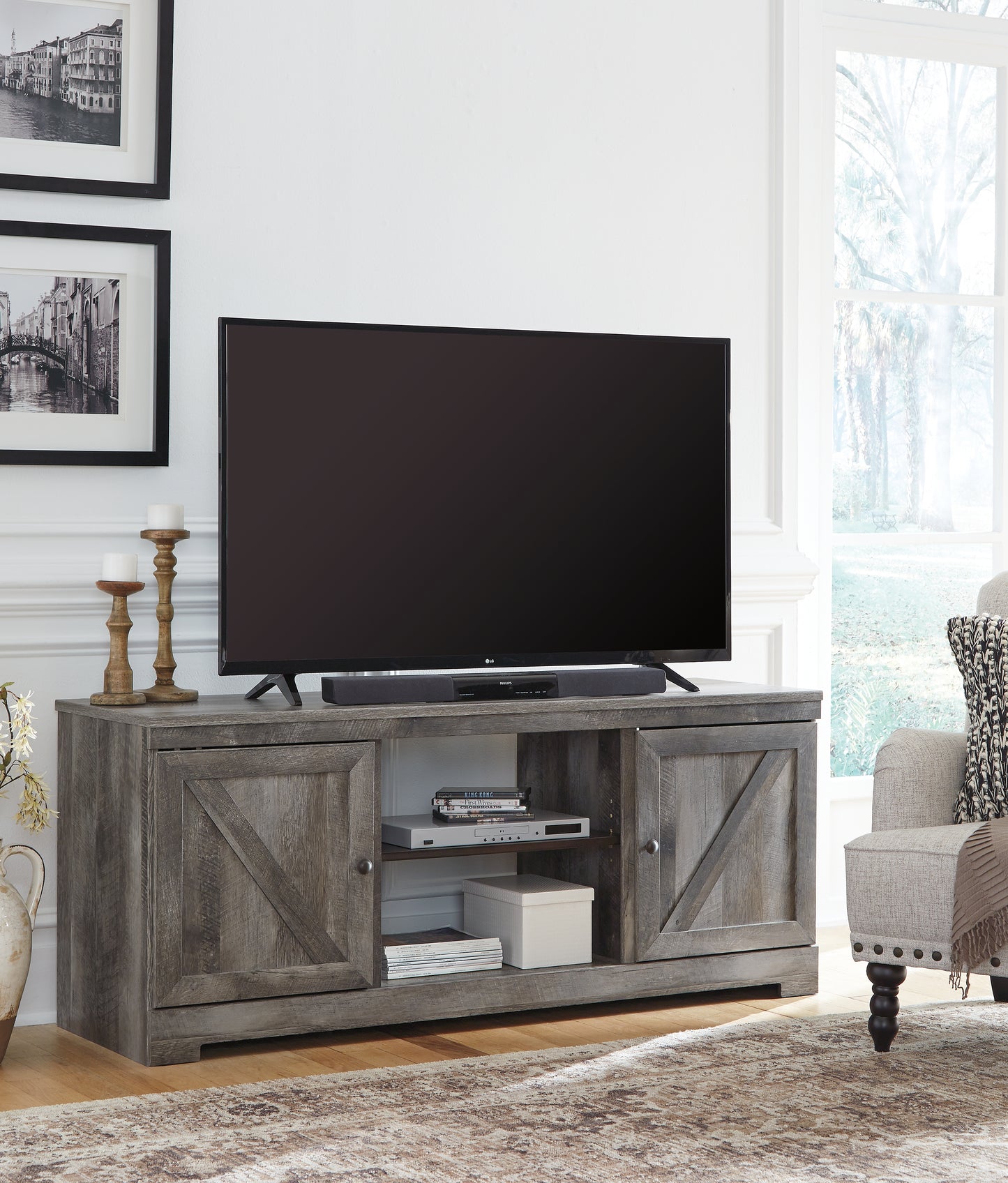 Soporte para TV Wynnlow de 63"